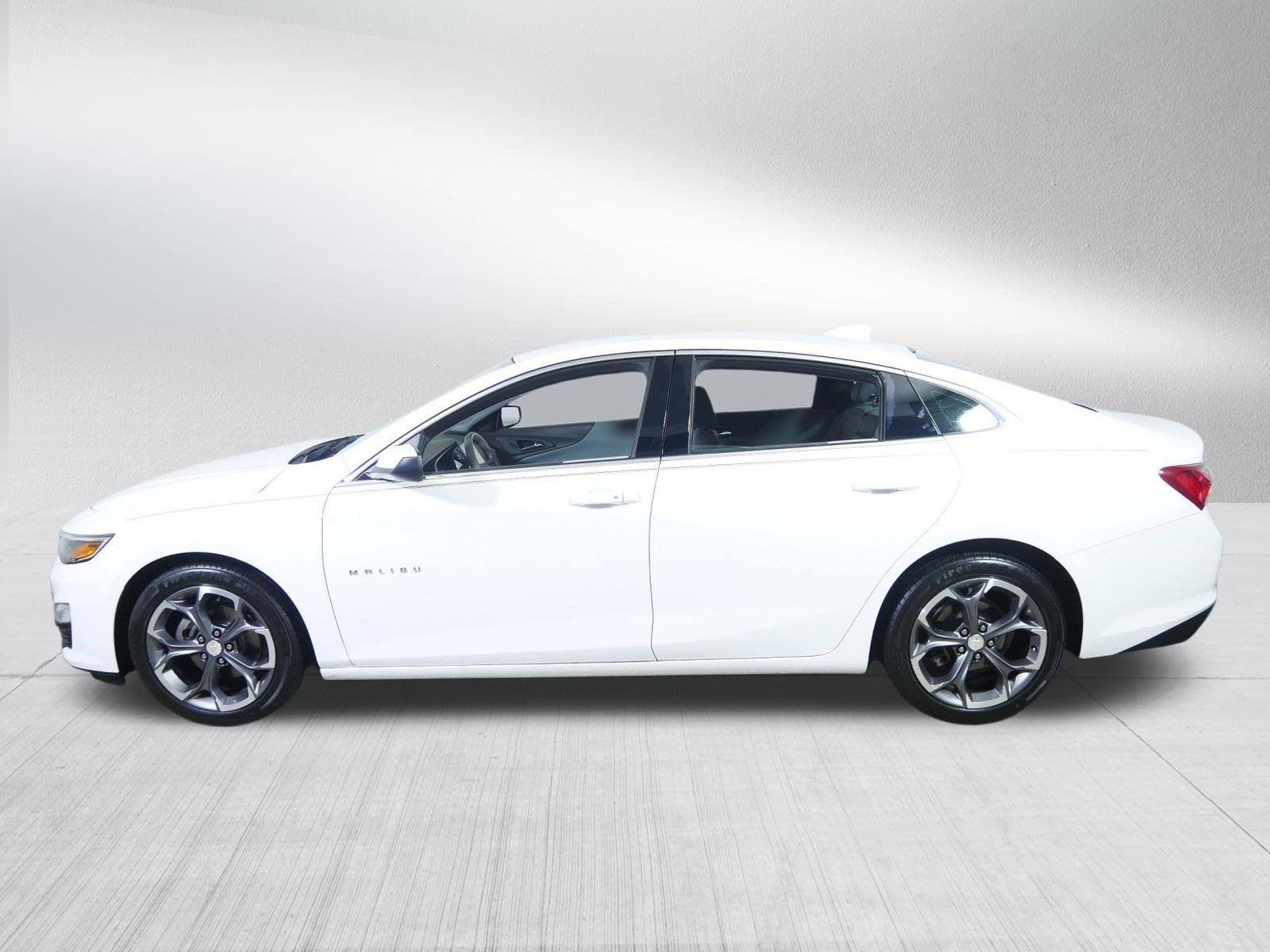 Used 2020 Chevrolet Malibu LT FWD image 4