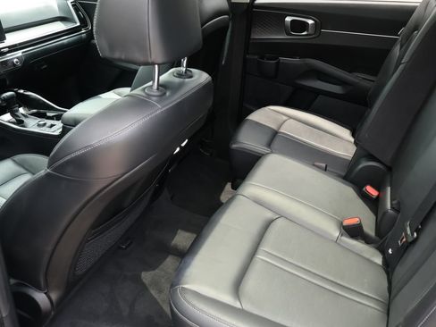 Used 2024 Kia Sorento S w/ Panoramic Sunroof Package AWD/4WD image 13