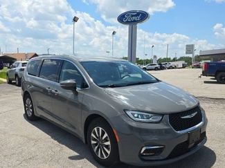 Used 2023 Chrysler Pacifica Touring-L FWD video 1