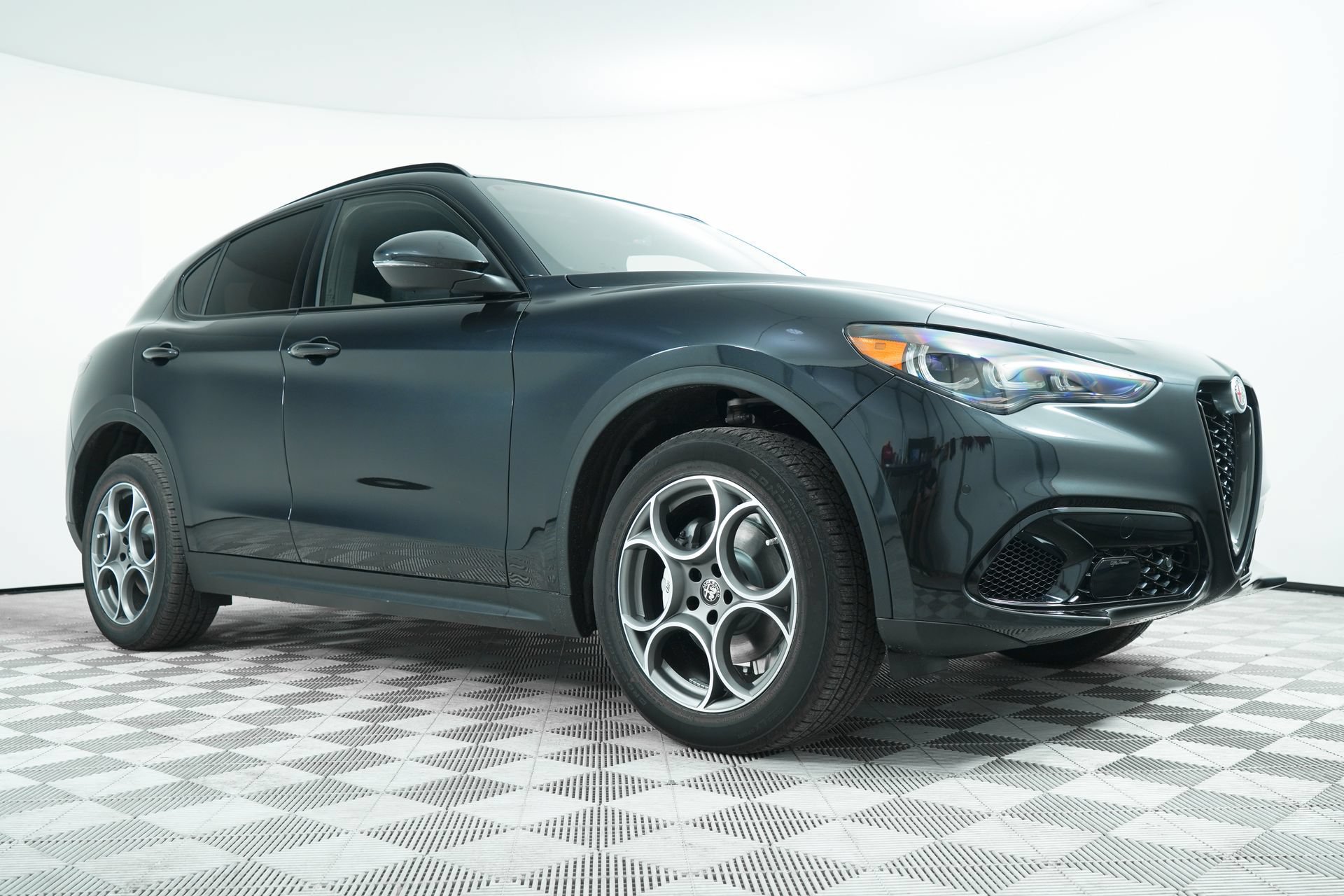 Used 2025 Alfa Romeo Stelvio Sprint AWD/4WD 360° Tour