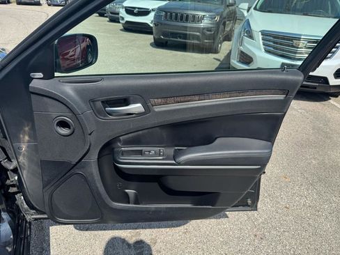Used 2017 Chrysler 300 C w/ Safetytec Plus Group image 17