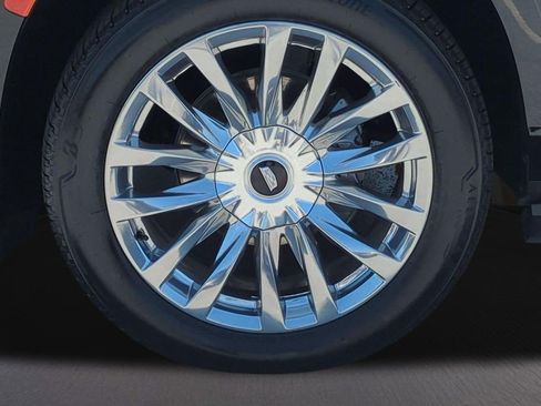 Certified 2023 Cadillac Escalade ESV Premium Luxury w/ Performance Package AWD/4WD image 19