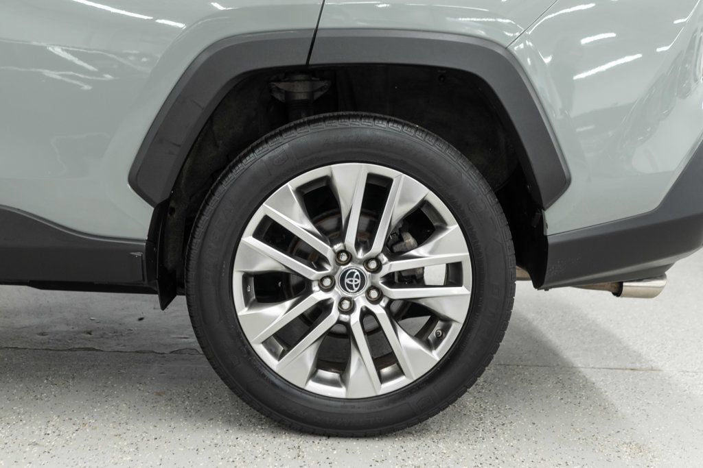 Used 2019 Toyota RAV4 XLE Premium AWD/4WD image 35