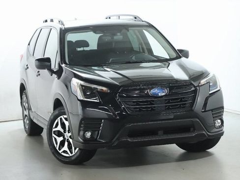 Certified 2024 Subaru Forester Premium AWD/4WD image 2