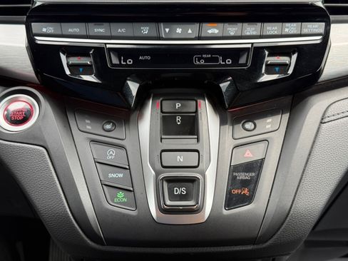 Used 2025 Honda Odyssey Sport-L image 17
