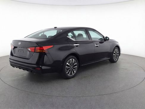 Used 2025 Nissan Altima 2.5 SV image 7