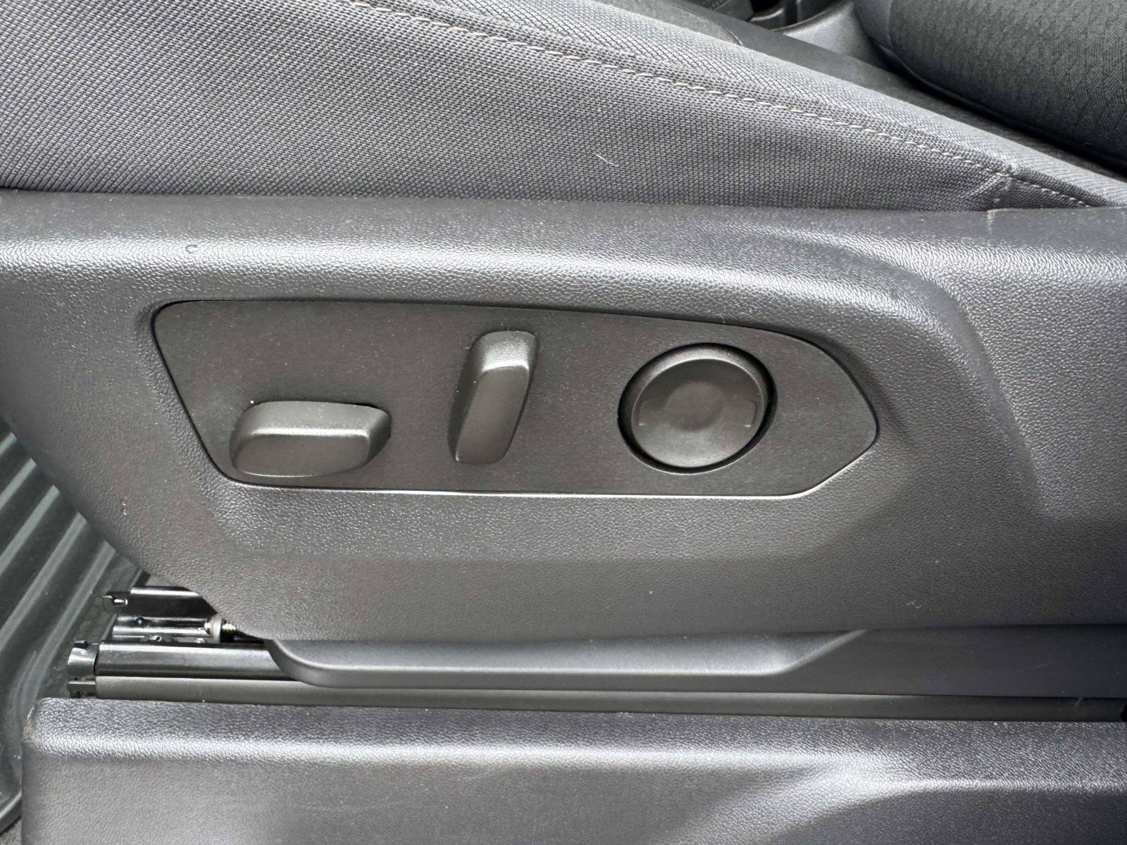 Used 2026 Chevrolet Silverado 1500 LT AWD/4WD image 25