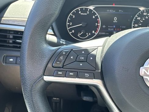 Used 2024 Nissan Altima 2.5 SV FWD image 19