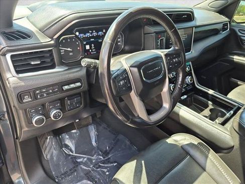 Used 2021 GMC Yukon Denali w/ Denali Premium Package AWD/4WD image 10
