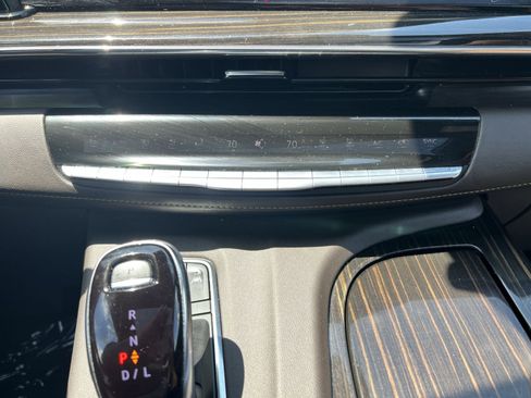 Used 2024 Cadillac Escalade Premium Luxury w/ Performance Package AWD/4WD image 21