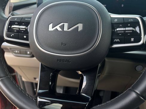 Used 2026 Kia Carnival FWD image 29