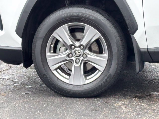 Used 2024 Toyota RAV4 XLE FWD image 7