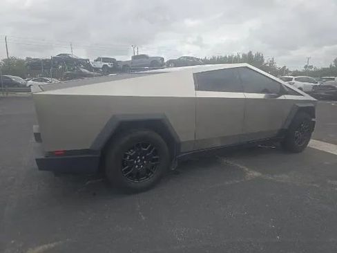 Used 2024 Tesla Cybertruck AWD Crew Cab image 2