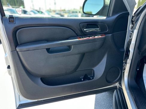 Used 2011 Chevrolet Tahoe LS image 13