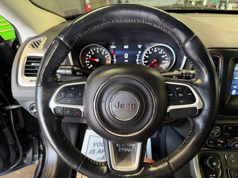 Used 2018 Jeep Compass Latitude w/ Popular Equipment Group AWD/4WD image 17
