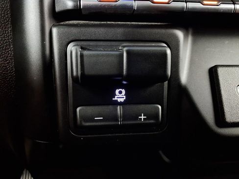 Used 2020 GMC Sierra 1500 SLT RWD image 22
