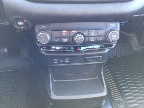 New 2023 Dodge Durango AWD image 24