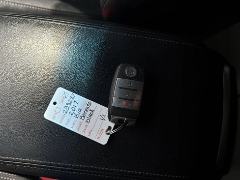 Used 2017 Kia Sorento SX FWD image 35