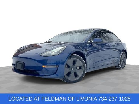 Used 2023 Tesla Model 3 Standard Range image 1