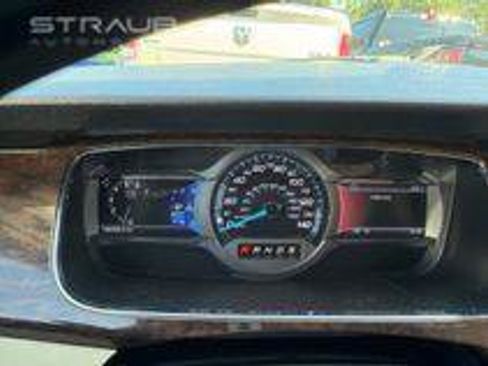 Used 2016 Ford Taurus Limited w/ Equipment Group 301A AWD/4WD image 9