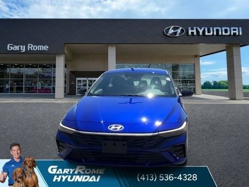 Certified 2025 Hyundai Elantra Sport FWD image 3