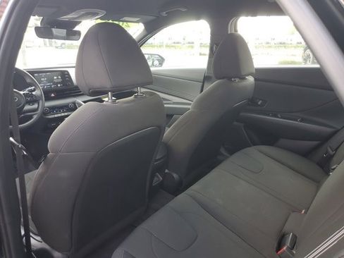 Used 2025 Hyundai Elantra Sport FWD image 17