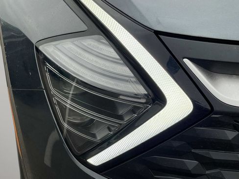 New 2025 Kia Sportage LX image 9