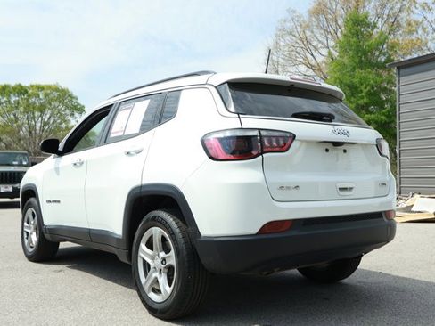 Used 2024 Jeep Compass Latitude image 8