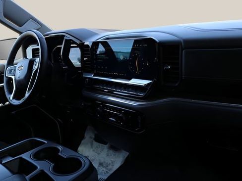 Used 2025 Chevrolet Silverado 1500 LT image 16