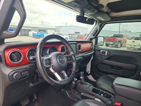 Used 2018 Jeep Wrangler Unlimited Rubicon AWD/4WD image 13