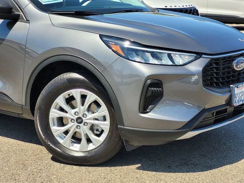Used 2025 Ford Escape Active w/ Cold Weather Package AWD/4WD image 6