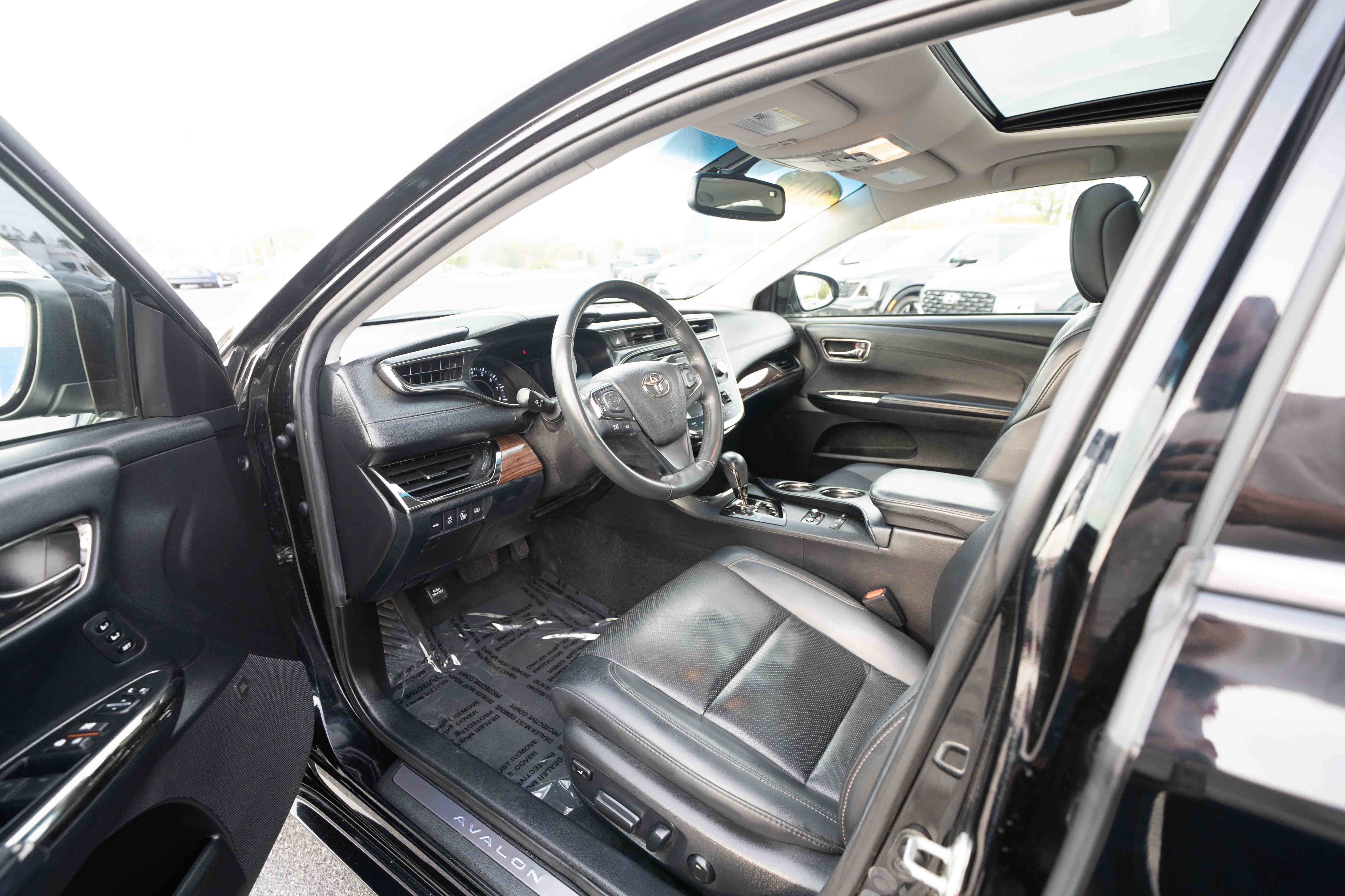 Used 2015 Toyota Avalon Limited FWD image 8