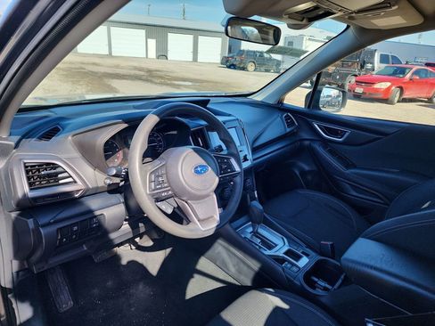 Used 2021 Subaru Forester Base image 10