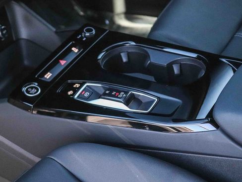 Certified 2025 Audi Q6 e-tron Premium w/ Convenience Package AWD/4WD image 22