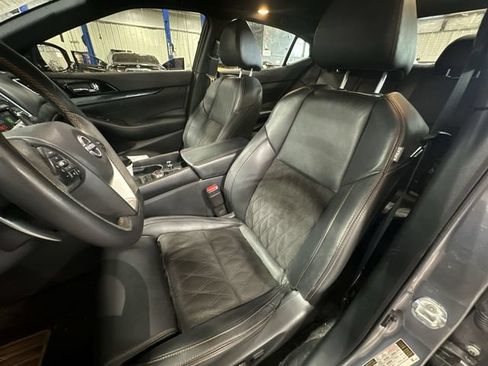 Used 2023 Nissan Maxima SR w/ Sport Mat Group FWD image 17