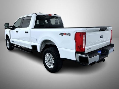 Used 2025 Ford F250 4x4 Crew Cab Super Duty image 7