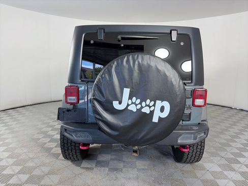 Used 2015 Jeep Wrangler Unlimited Rubicon AWD/4WD image 6