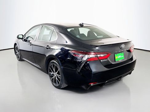 Used 2023 Toyota Camry SE FWD image 7