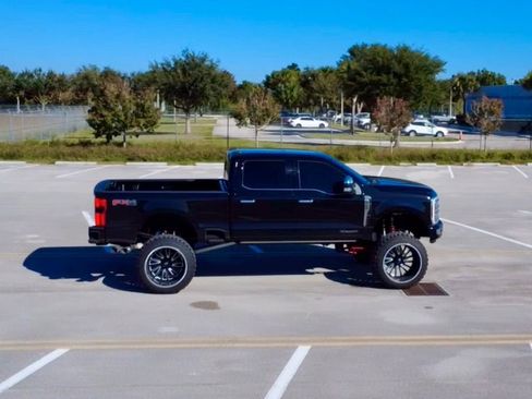 Used 2024 Ford F250 Platinum w/ FX4 Off-Road Package image 7