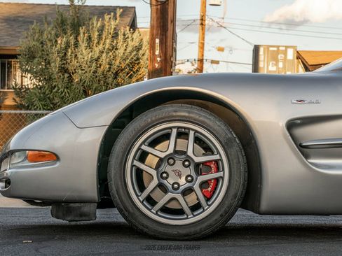 Used 2004 Chevrolet Corvette Z06 w/ Memory Package RWD image 4