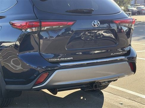 Used 2022 Toyota Highlander Platinum image 6