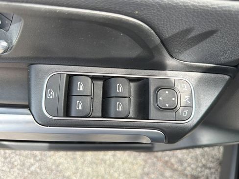 Used 2026 Mercedes-Benz GLB 250 image 27