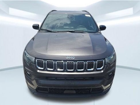 Used 2023 Jeep Compass Latitude AWD/4WD image 7