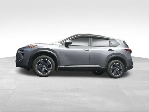 Used 2025 Nissan Rogue SV w/ SV Premium Package FWD image 11