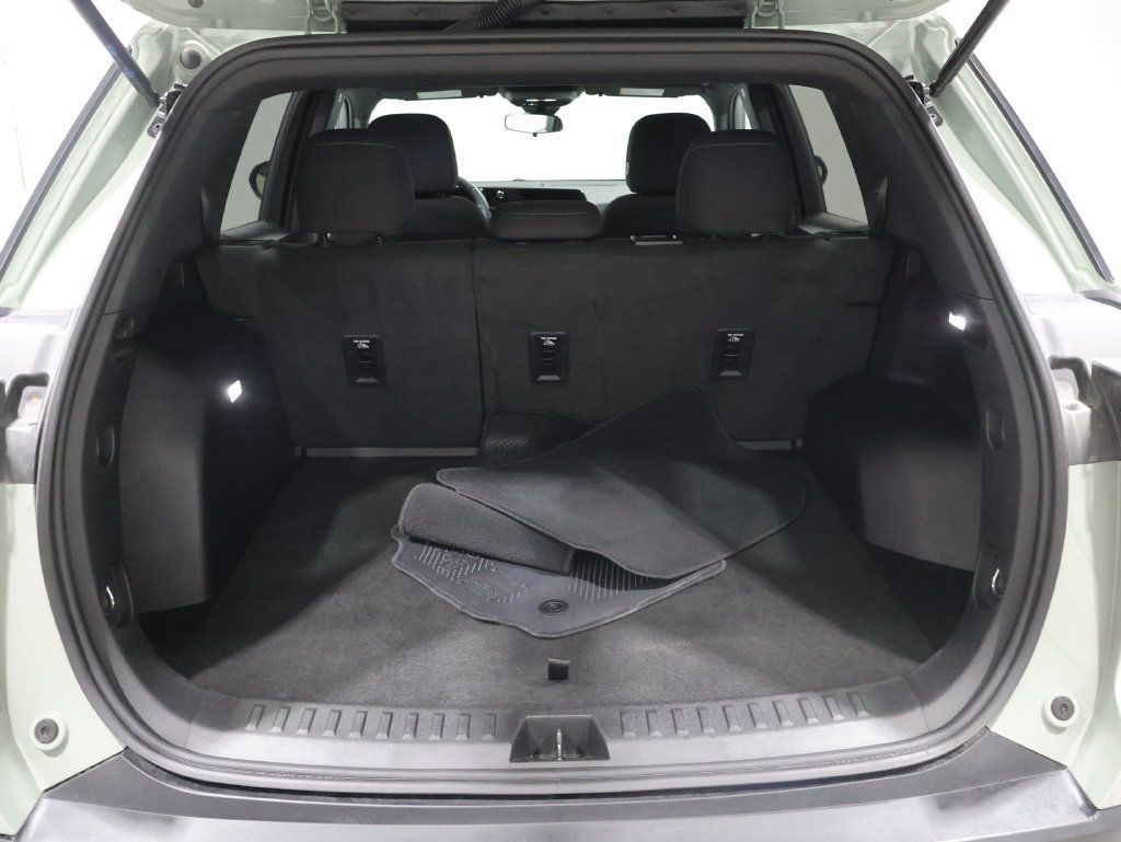 Used 2025 Chevrolet Equinox LT AWD/4WD image 4