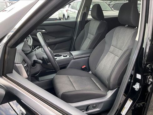 Used 2025 Nissan Rogue SV AWD/4WD image 23