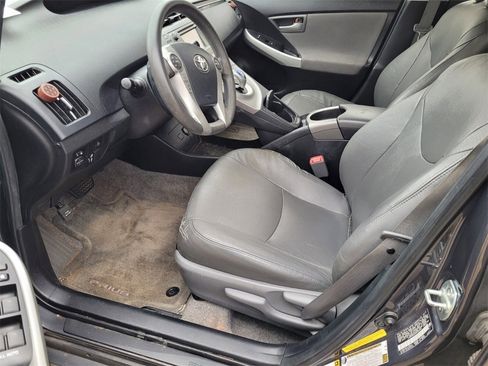 Used 2013 Toyota Prius Two image 8