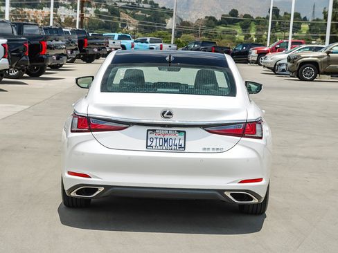 Used 2025 Lexus ES 350 w/ Premium Package FWD image 6