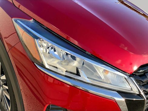 Used 2021 Nissan Kicks SV FWD image 28