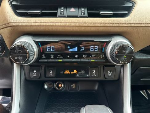 Used 2025 Toyota RAV4 XLE Premium w/ Weather Package AWD/4WD image 40